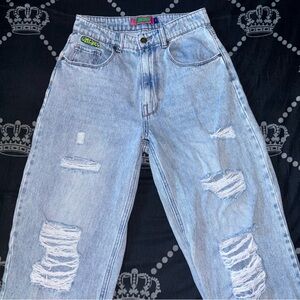 EMPYRE Light Wash Ripped Mom Jeans